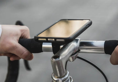 Image: Avoid on the spot fines for mobile use with Quad Lock