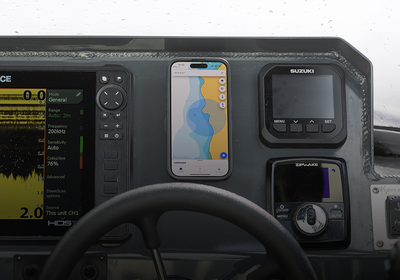 Image: The Best Waterproof Wireless Charger Phone Mount for Boats